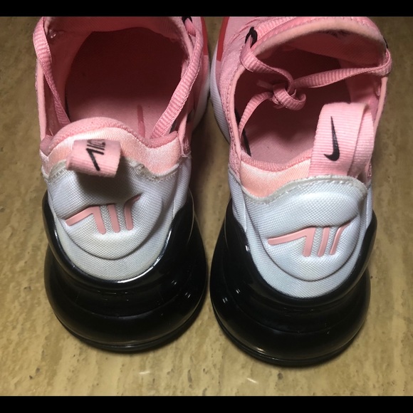 (sold)Nike Air Max 270 - Picture 3 of 3